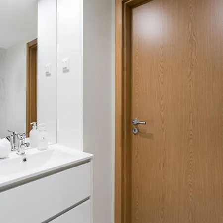 Guestready - Sleek Monochromatic In Bonfim 아파트 *